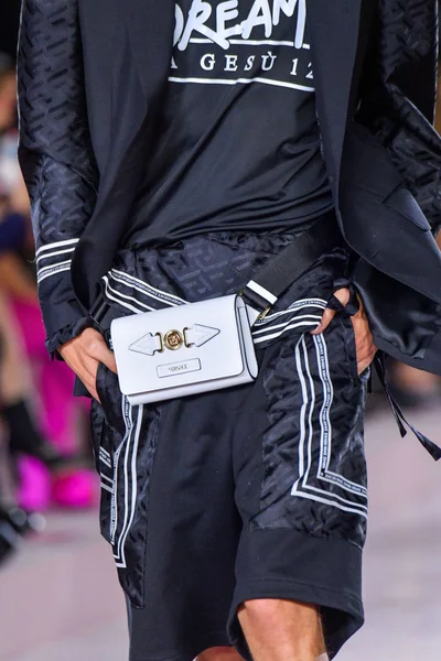Look 38